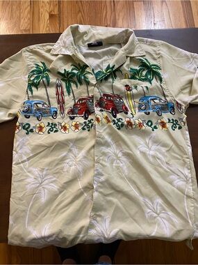 Casual Beige Hawaiian Button-Down Shirt with Retro Car & Palm Print